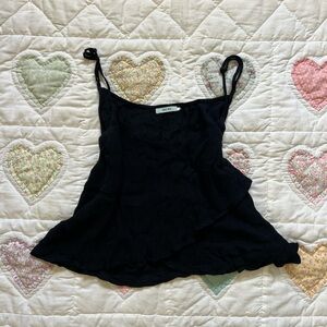 Urban Outfitters Women’s Black Cropped Camisole size S whimsy goth fall style